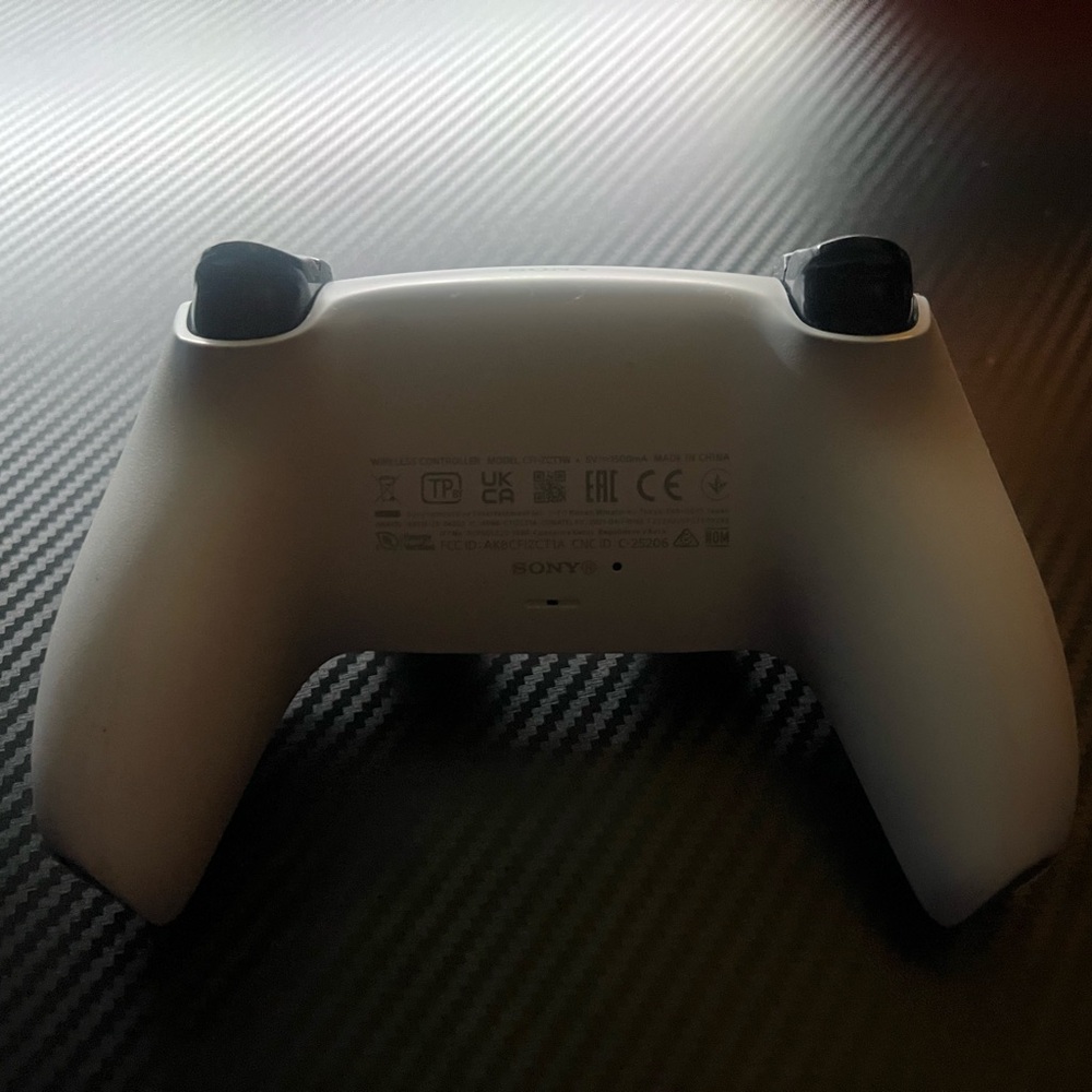 ps5 controller - Picture 2 of 2